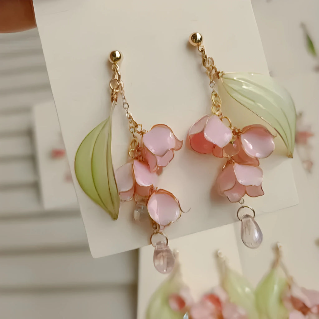 Copper wire resin flower earrings with heavy industry retro Linglan eardrops design on white background