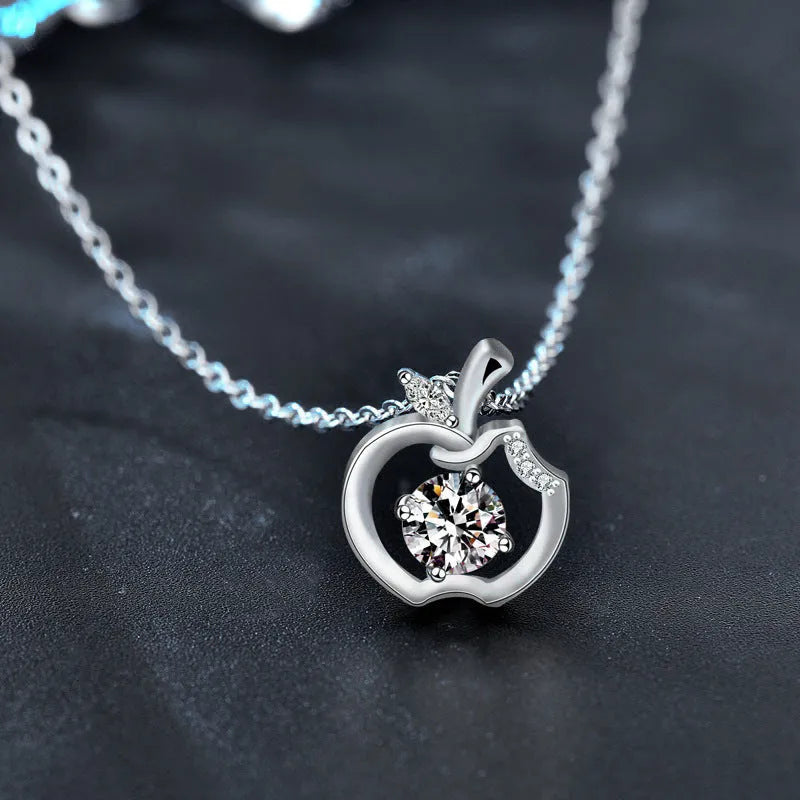 Pure silver collarbone moissanite pendant Style1 on display, featuring a claw-set gemstone and 925 sterling silver chain