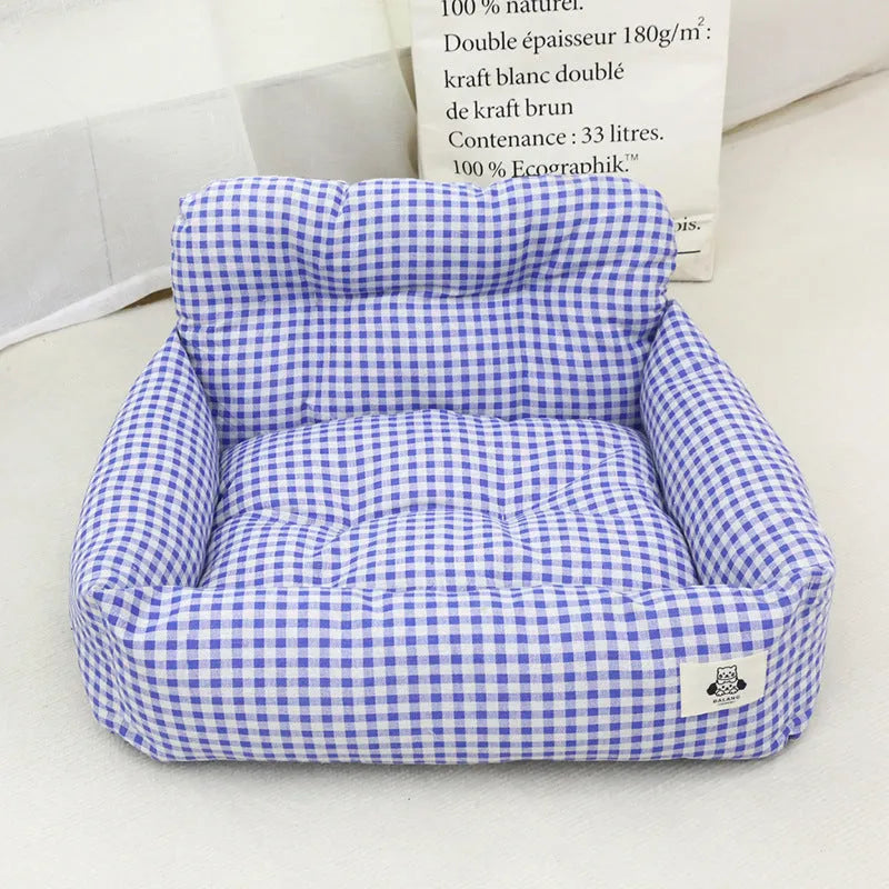 Stain-resistant car-mounted dog travel bed in blue plaid or grey, sizes 40x30x30cm or 55x40x30cm