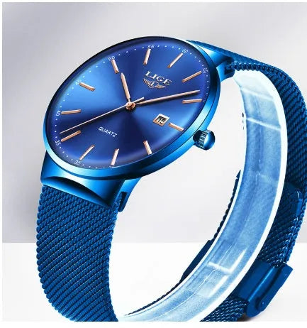Men's stainless steel wristwatch with a 40mm dial on a 24cm adjustable strap.