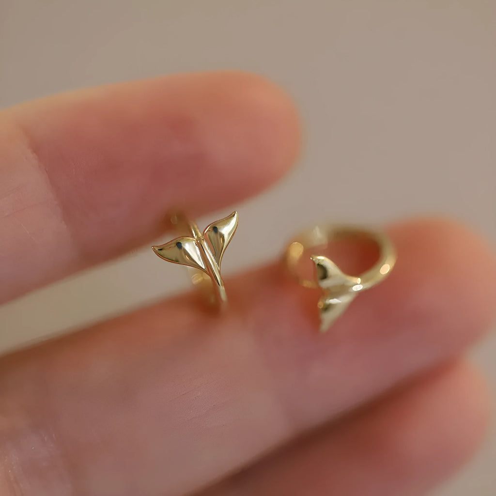 S925 silver fishtail earrings with 14k golden plating in gold and white gold colours