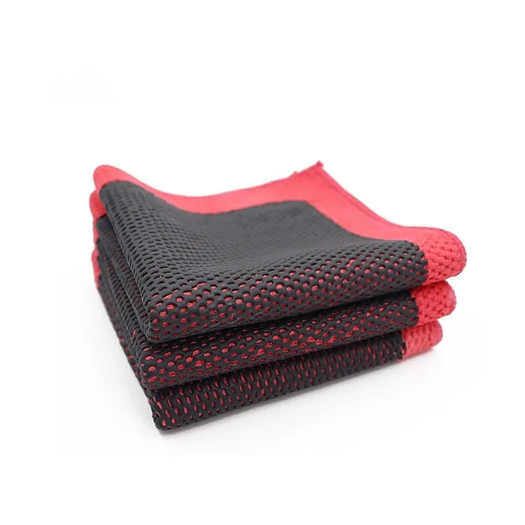 Red car cleaning cloth with microfibre and volcanic mud 30x30cm