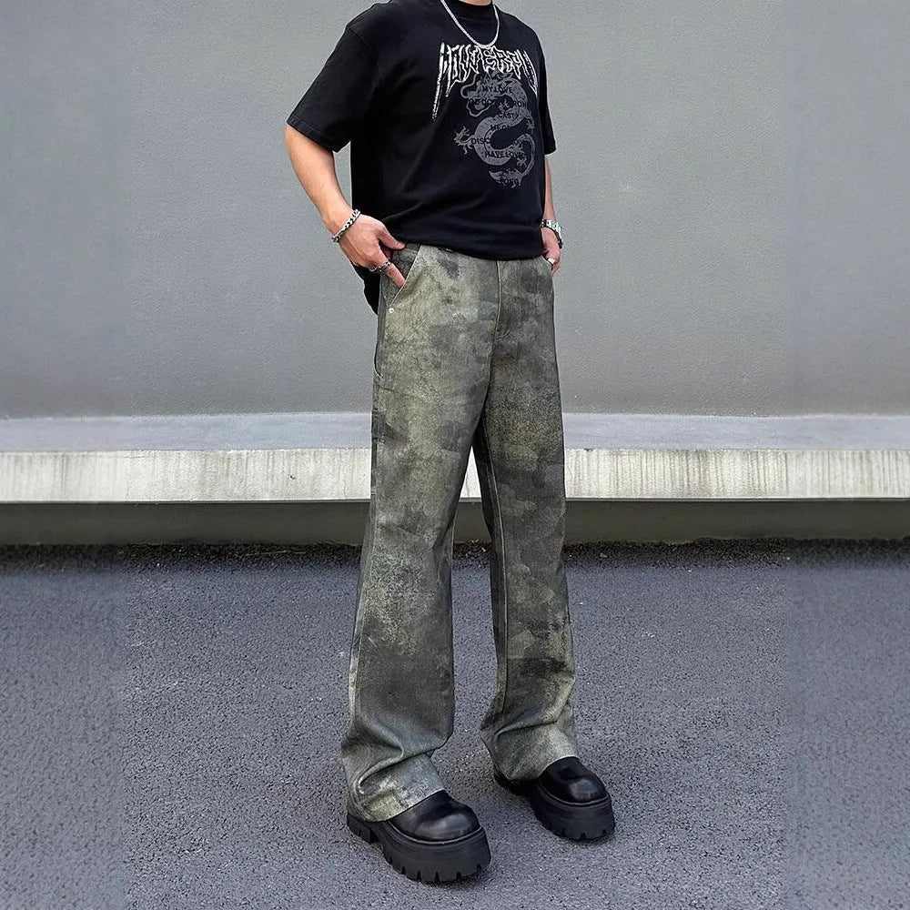 Men's straight-leg camouflage jeans with a digital print on cotton denim fabric.
