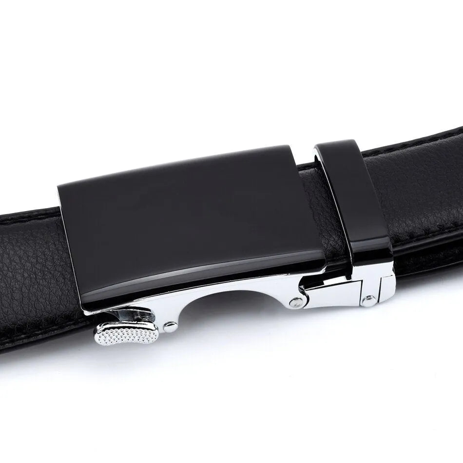 Men's automatic buckle belt in cowhide leather with lightweight body, available in black, blue, brown, khaki, red, white, 110-130cm lengths