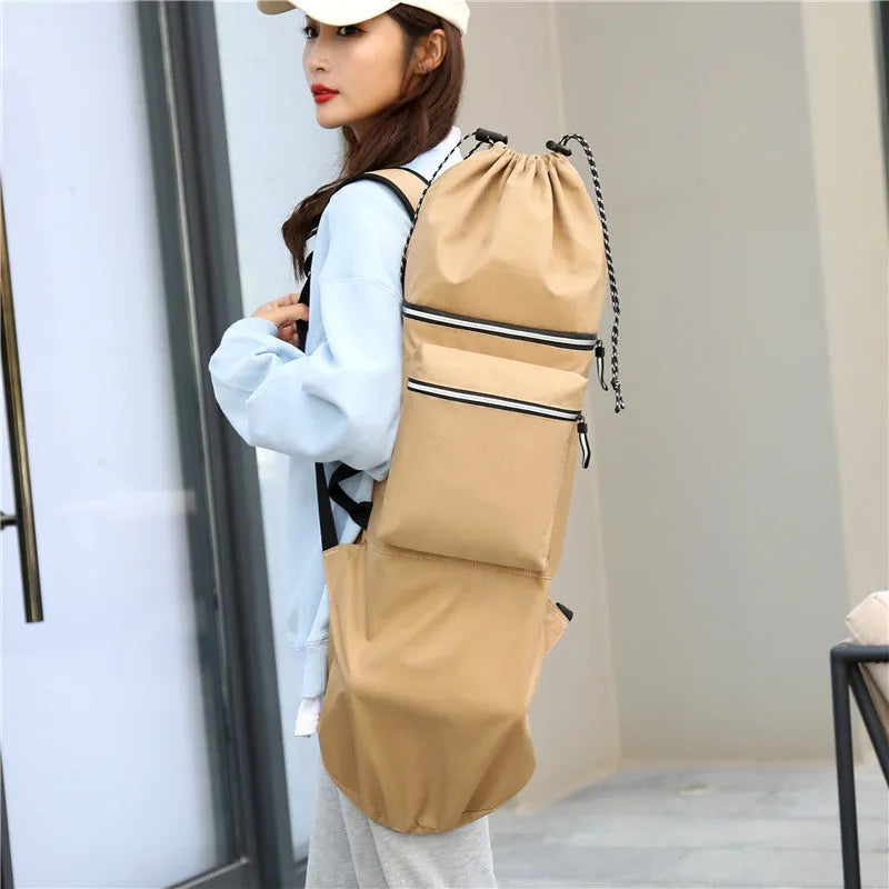 Waterproof nylon skateboard bag in camouflage colours with large capacity for sports equipment
