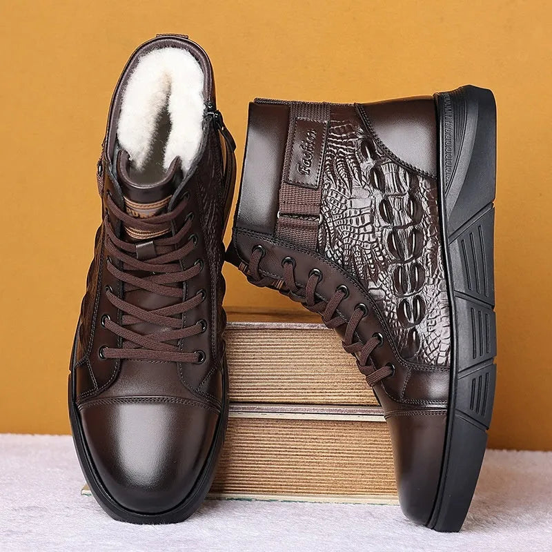 Fur-trimmed leather winter boots with rubber soles and front lace-up closure in black or brown velvet colours