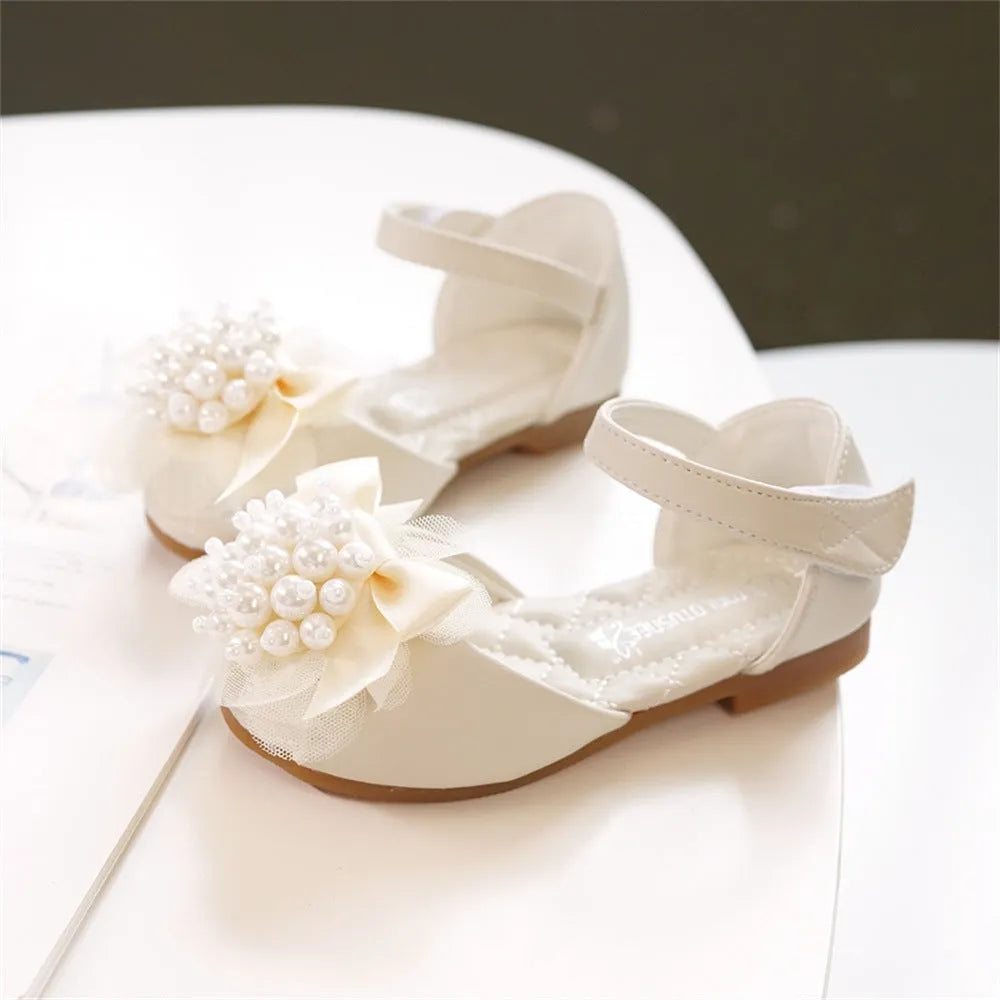 Girls princess-style peep toe sandals with beaded pearl flower, Velcro fastening, TPR sole, available in pink and beige