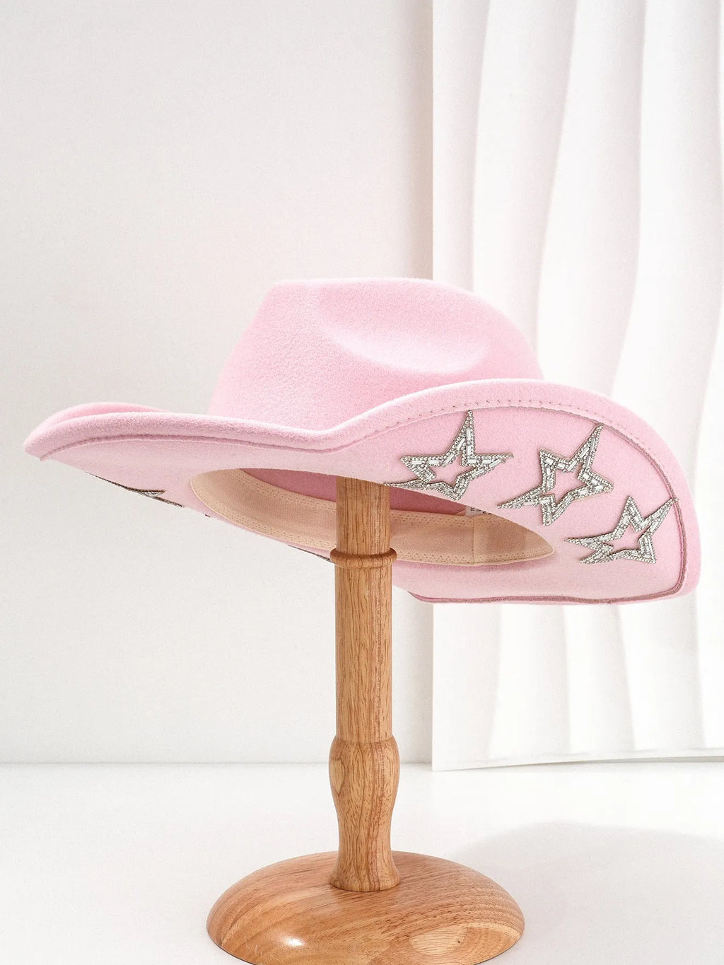 Polyester felt western hat with conical crown and hexagonal star detail in beige colour
