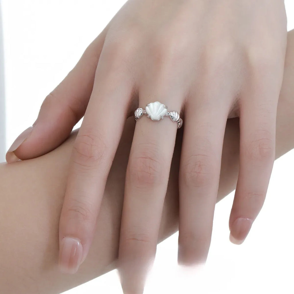 Adjustable silver ring with shell and tiger eye stone in white gold electroplated finish