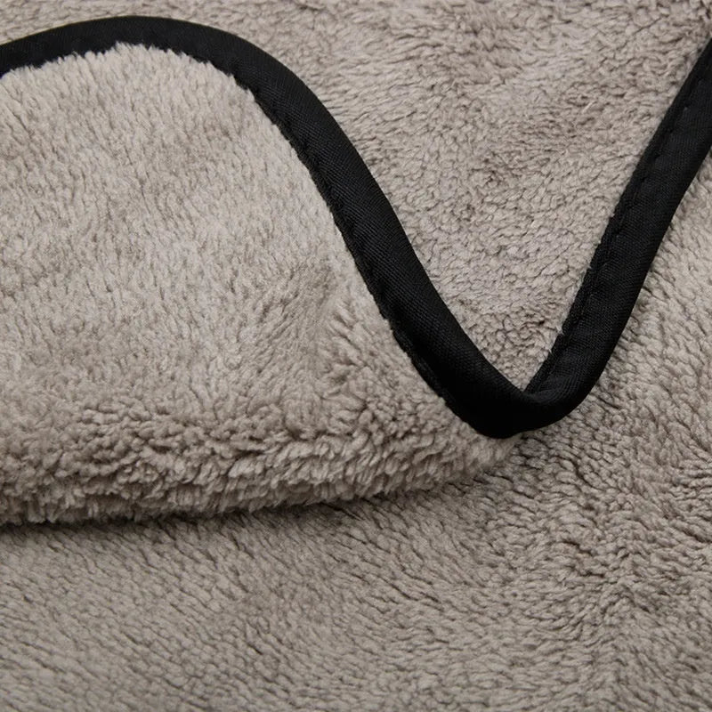 Microfiber car wash towel shown in three size options: 75cm by 35cm, 60cm by 40cm, and 100cm by 40cm.
