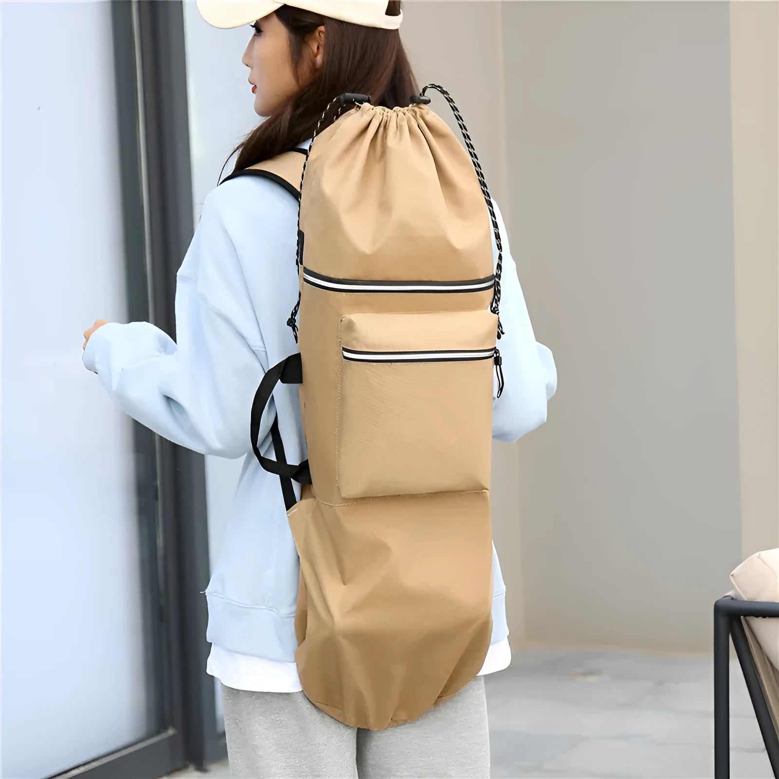 Waterproof nylon skateboard bag in camouflage colours with large capacity for sports equipment