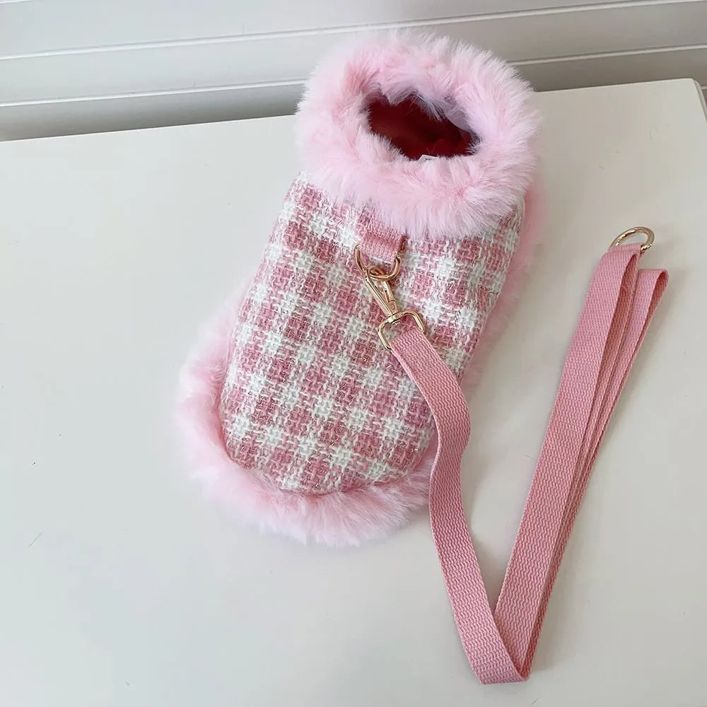 Pink polyester cat cloak with traction rope and matching beret for female pets