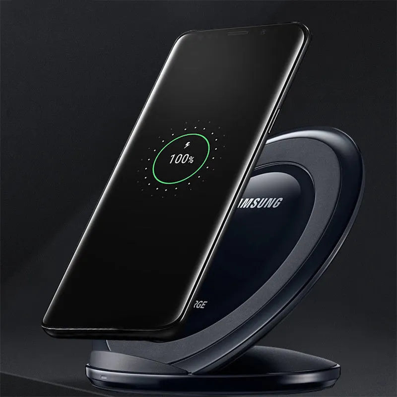Black and white Qi wireless fast charging pad for Samsung Galaxy Note Edge with LED indicator.