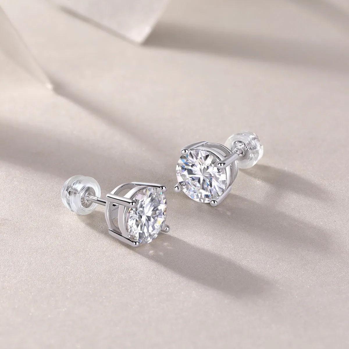 Moissanite stud earrings in S925 silver with platinum plating, black stone, 1 carat, gift box packaging