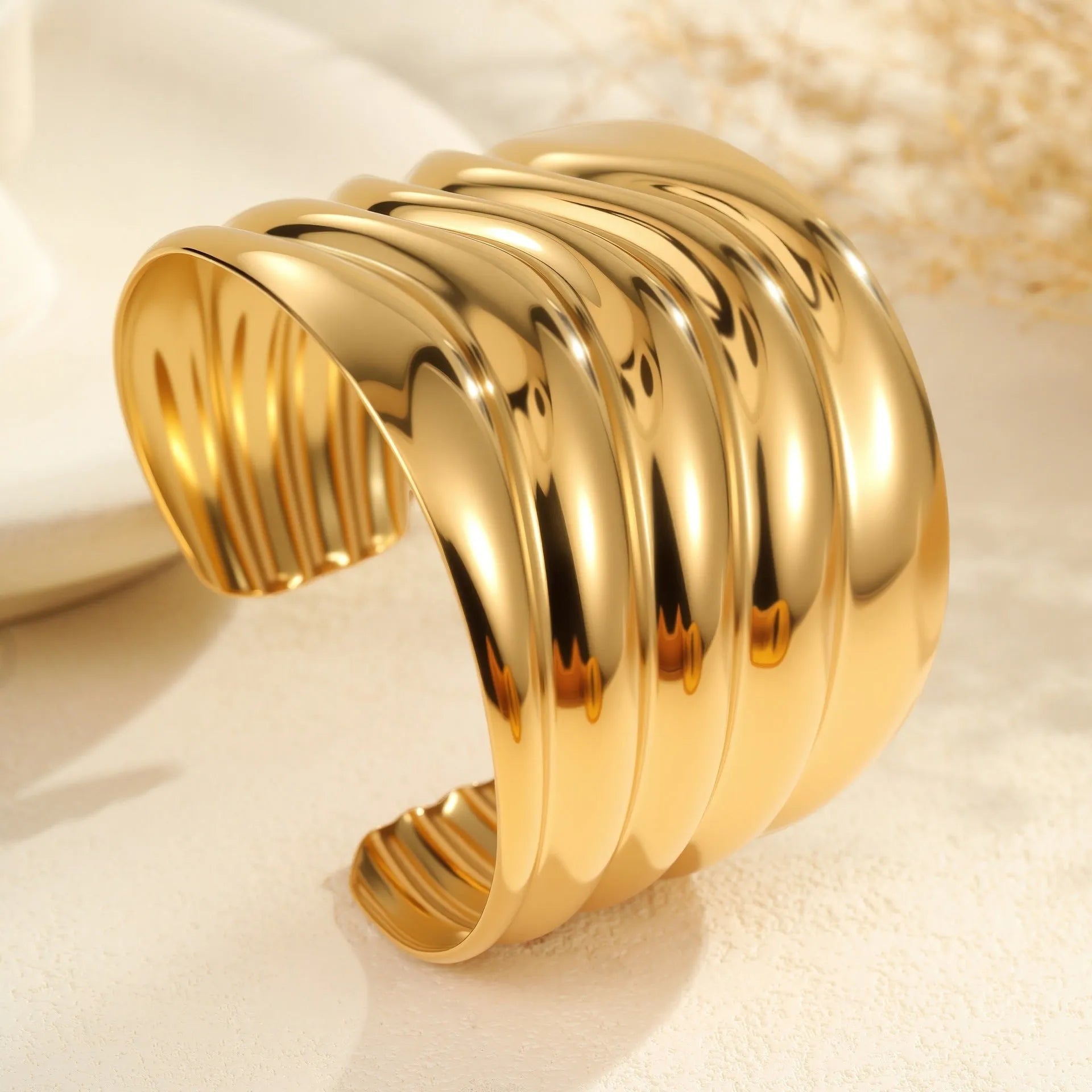 Women's exaggerated wide gold-plated bracelet with wave geometric design and niche opening