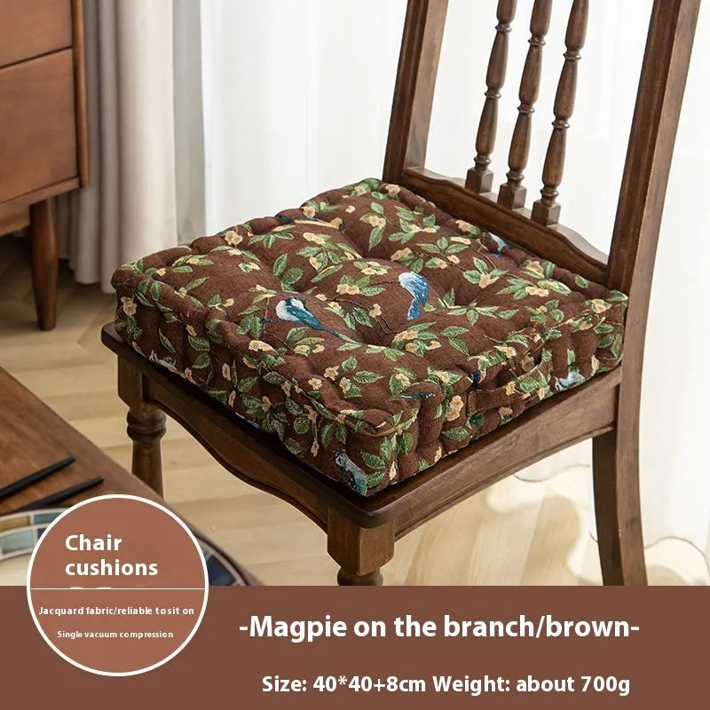 American style floral pattern seat cushion measuring 40×40×8cm with pp cotton fill