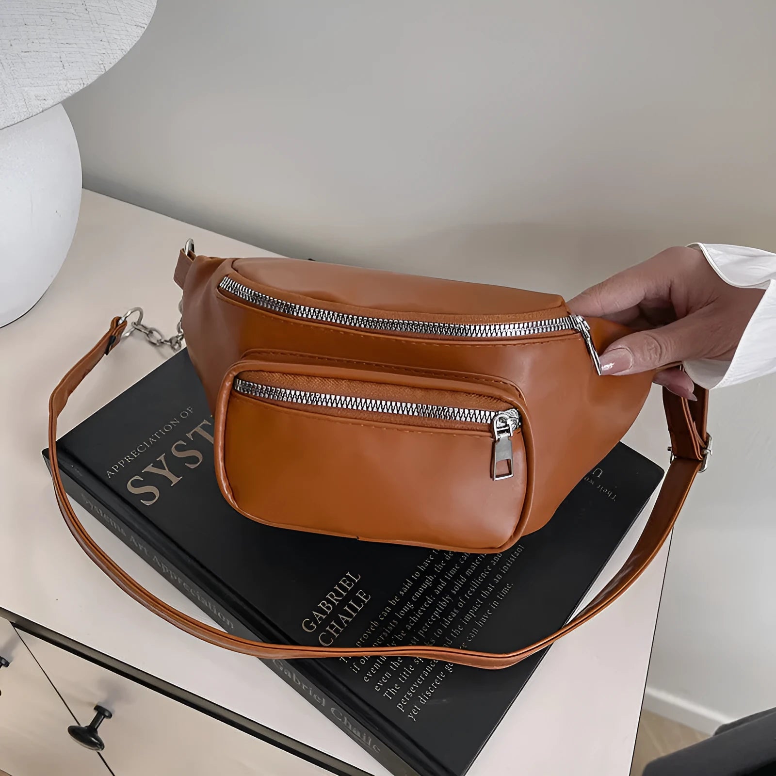 New high-grade versatile large capacity PU shoulder bag for women with chain detail, black colour, urban simple style