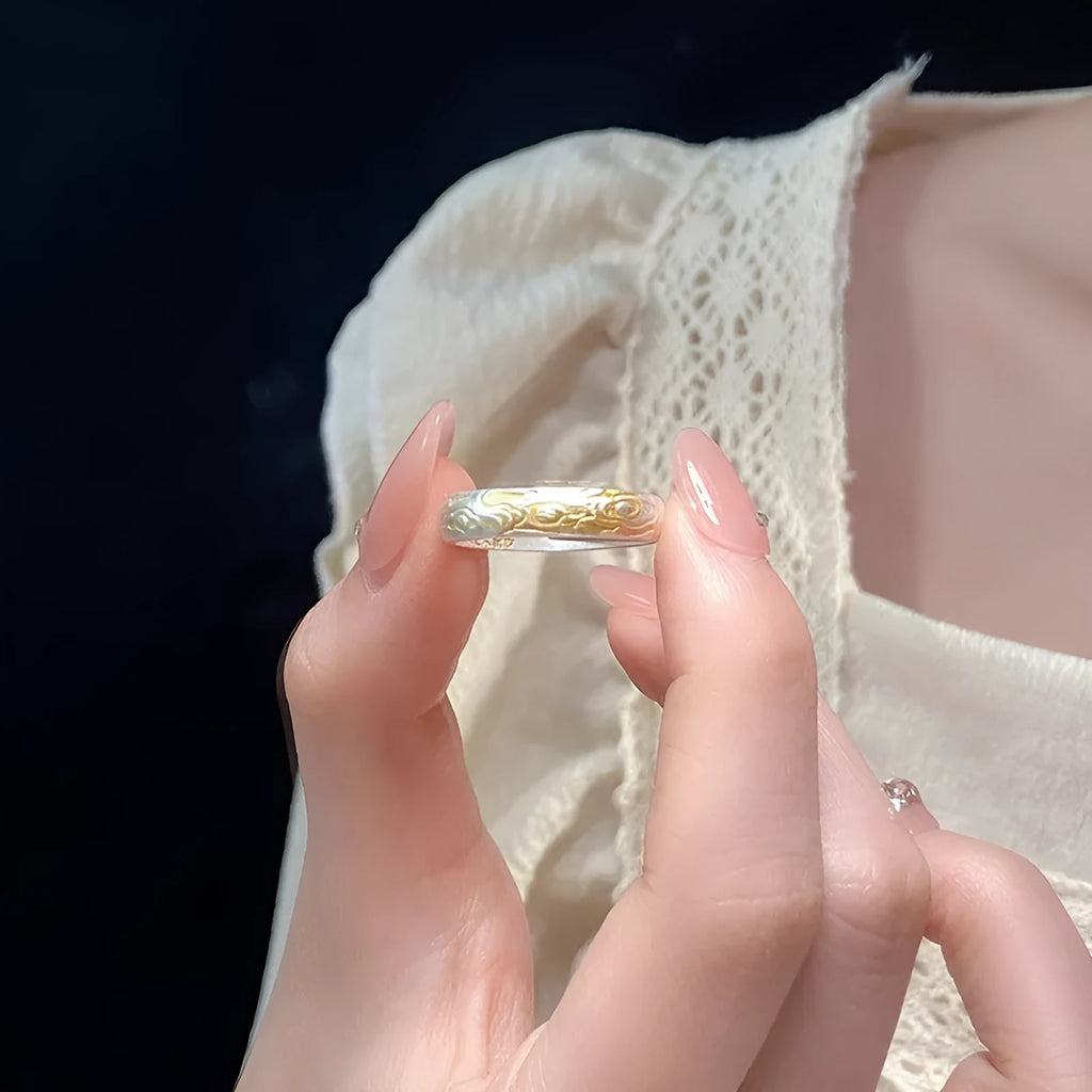 Open-mouth geometric ring with J14 Xiangyun pattern in white copper with silver and gold electroplating