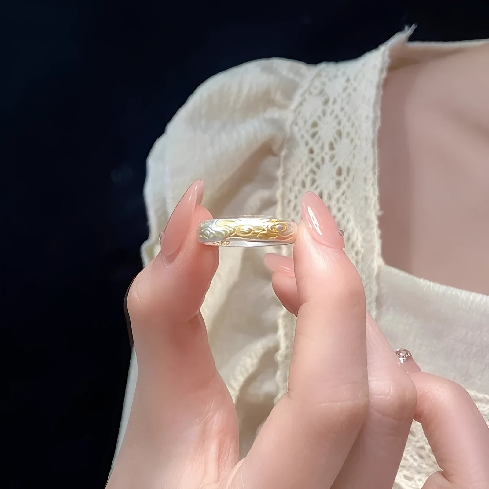 Open-mouth geometric ring with J14 Xiangyun pattern in white copper with silver and gold electroplating