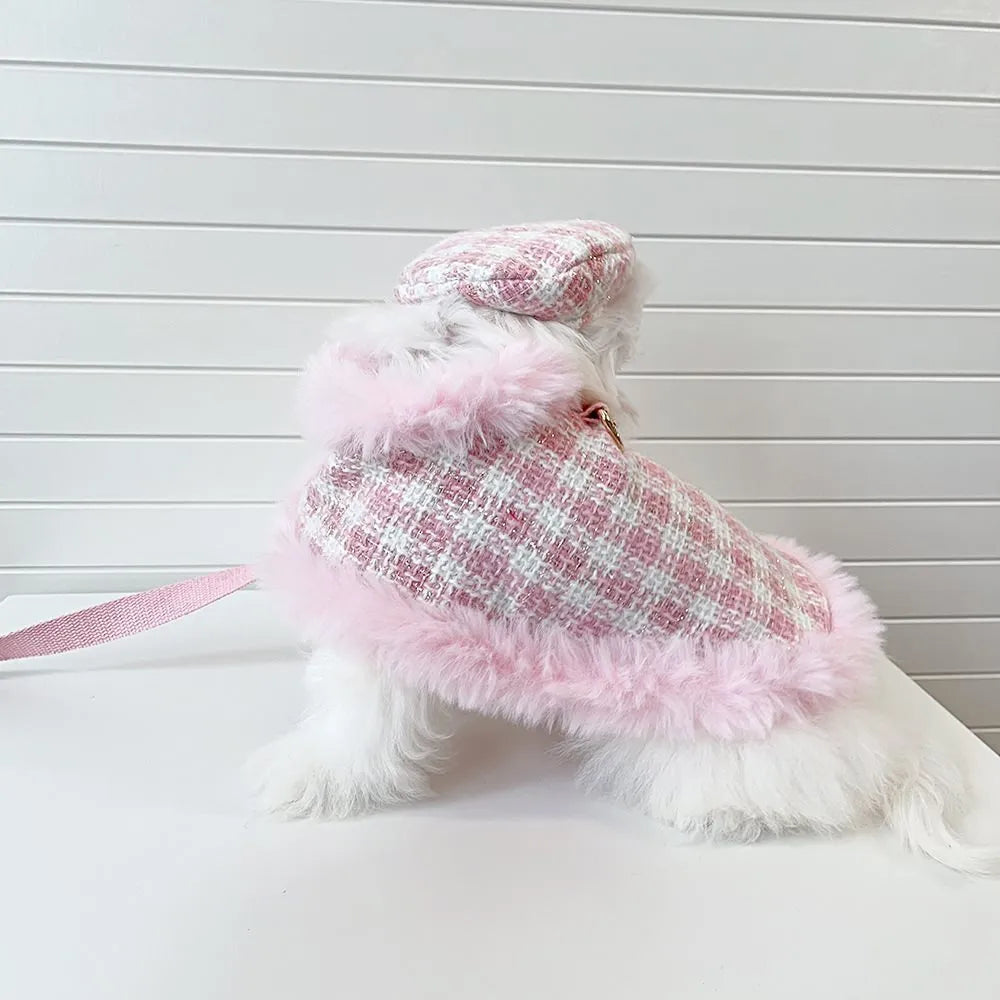 Pink polyester cat cloak with traction rope and matching beret for female pets