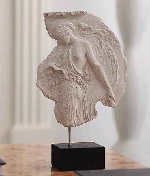 Modern European-style wine goddess resin sculpture ornament measuring 21x7x35cm