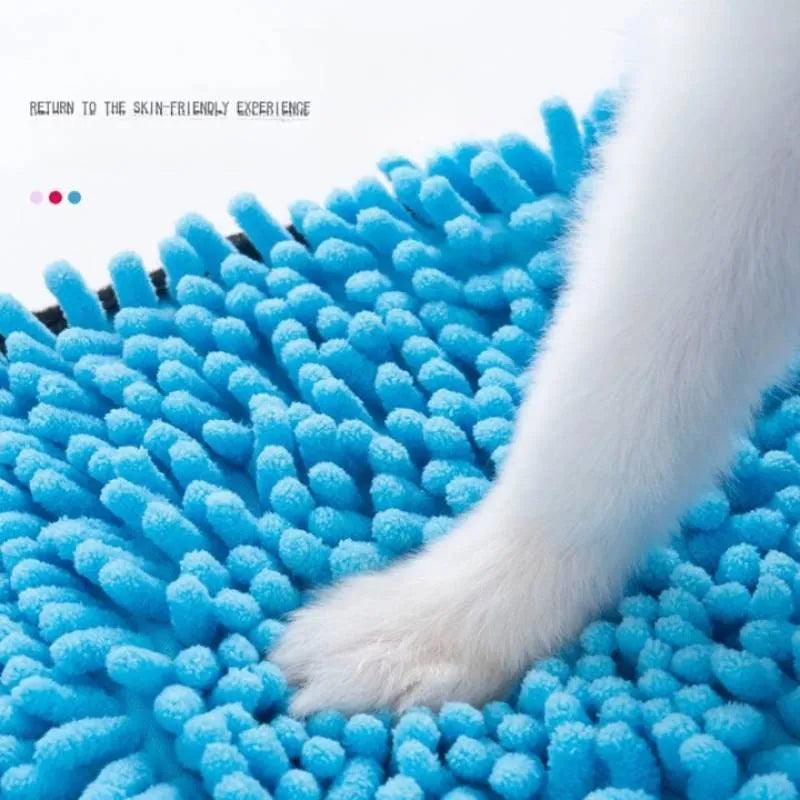 Blue quick-dry dog bath robe towel for drying pets, shown with dimensions of 62 cm by 23 cm.