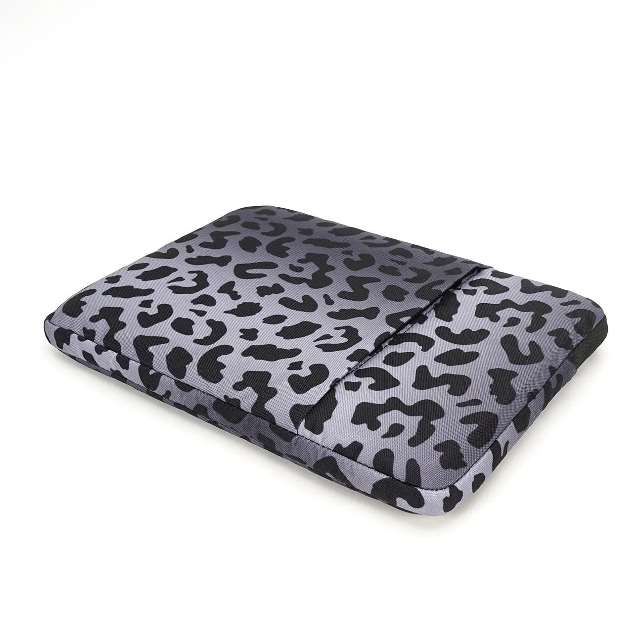 Leopard print laptop sleeve for 13-inch to 16-inch computers with anti-shock flannel protection