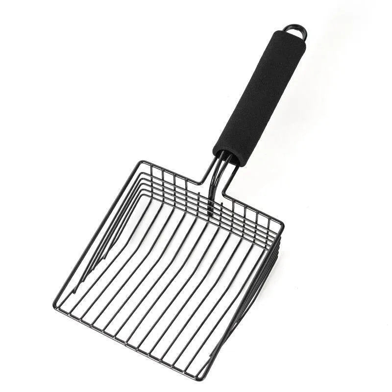 Black metal cat litter scoop with 0.8cm gap spacing between tines