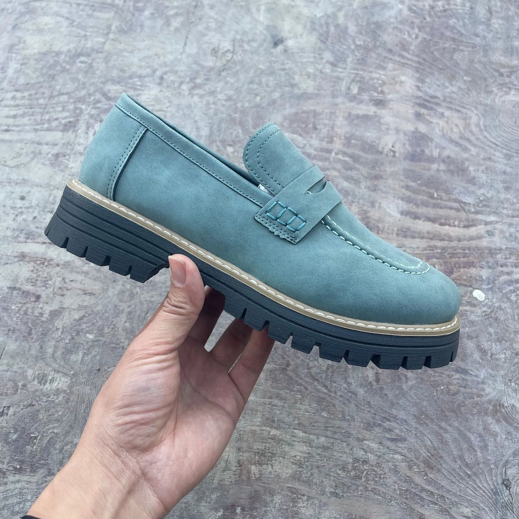 Women's casual shoes with platform mid heel, round toe, and leather-stitch trim in beige colour