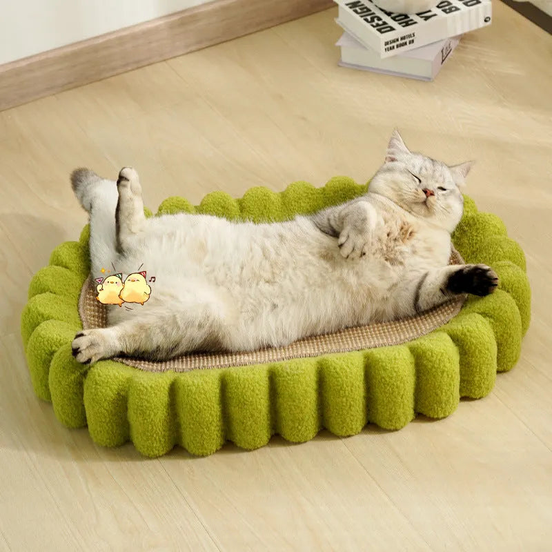 Green oval-shaped sisal cat scratching pad and lounger bed