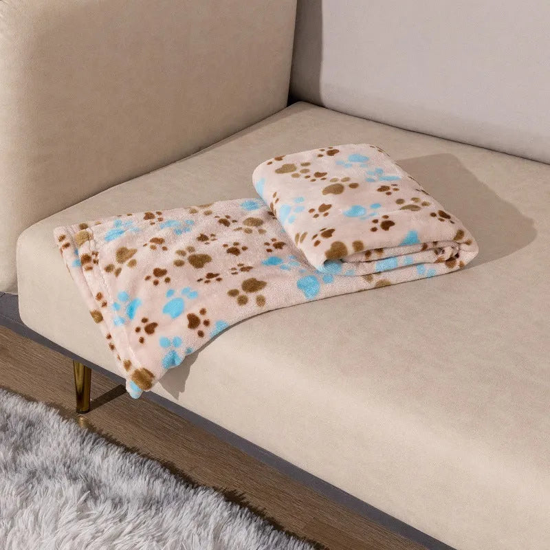Double-sided flannel pet blanket with cartoon dog pattern in blue colour