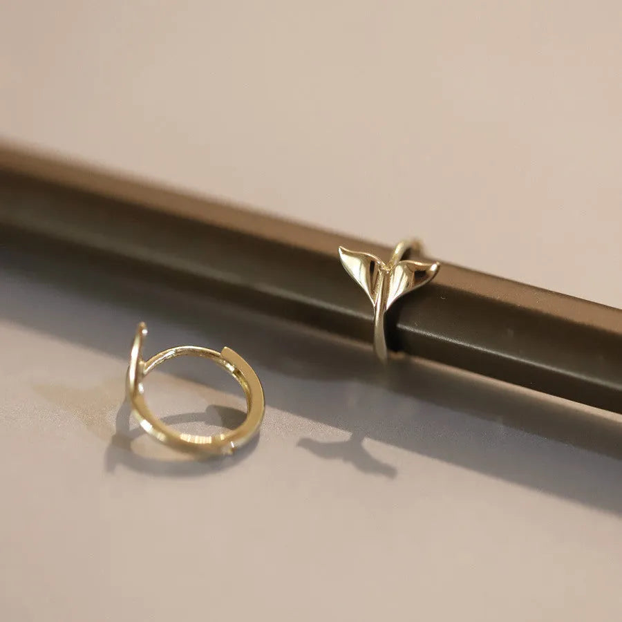 S925 silver fishtail earrings with 14k golden plating in gold and white gold colours