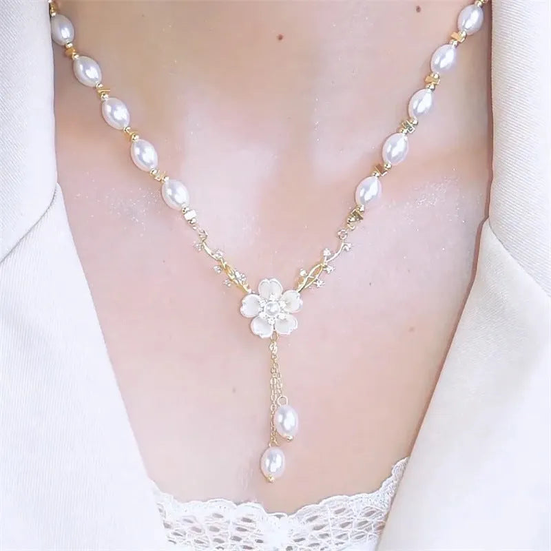 Pearl flower coloured alloy necklace with rose and floral chain design for women's fashion and office wear