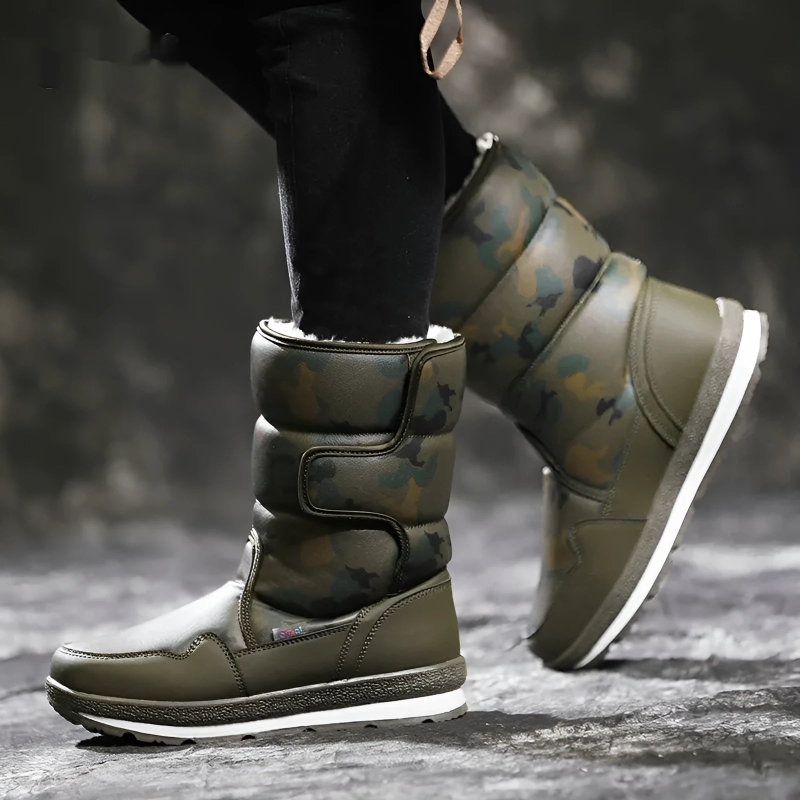 Fleece-lined children's winter snow boots with slip-resistant rubber sole in charcoal black colour