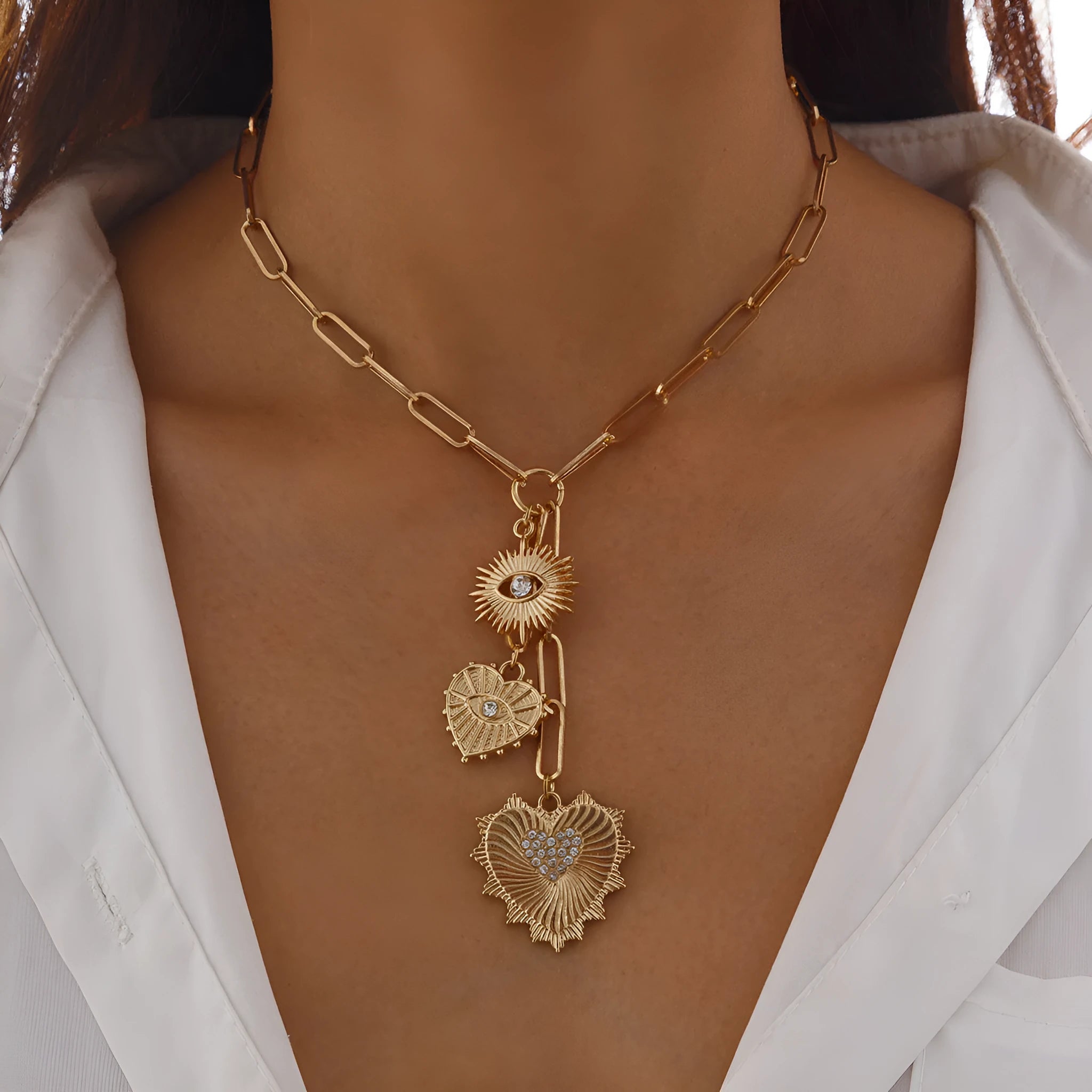 Cold wind heart-shaped alloy pendant clavicle chain in gold 6534 finish on women collarbone