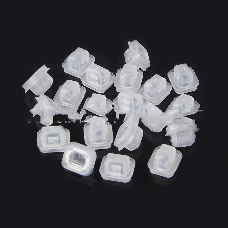 Pack of 100 plastic and metal interior trim clip fasteners for BMW E39 and E38 models.