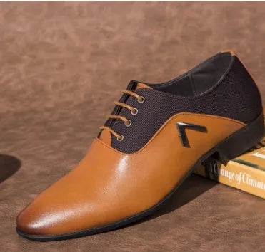 Men's black Oxford shoe made of artificial PU leather with a rubber sole.