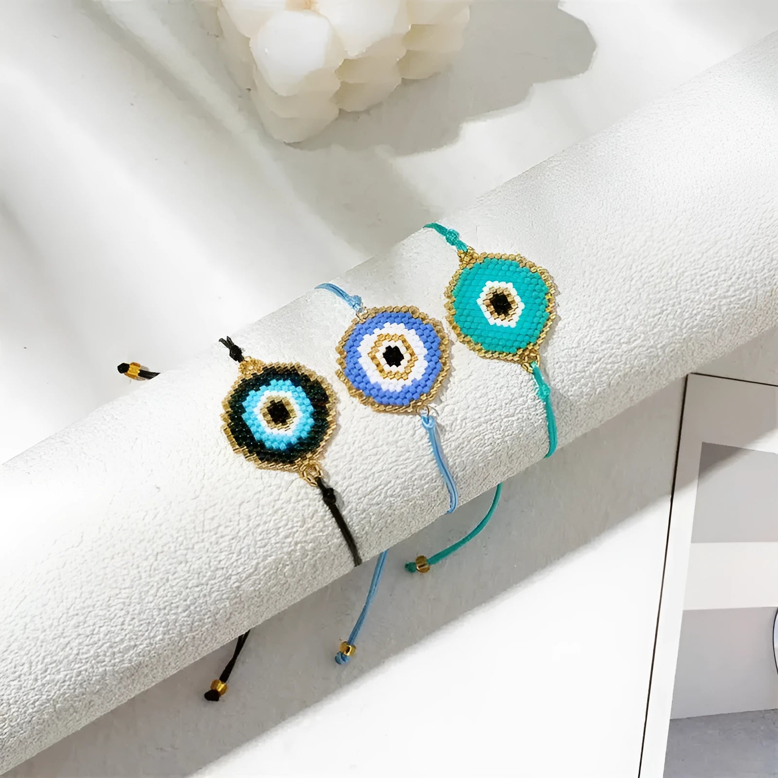 Fashion geometric glass beaded bracelet with round beads and coloured glaze finish, three colour options