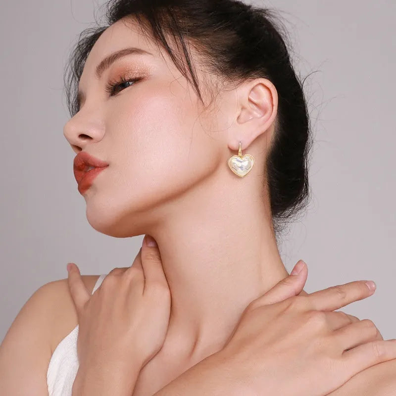 Gold alloy summer fashion ear clips for women with clip-on design