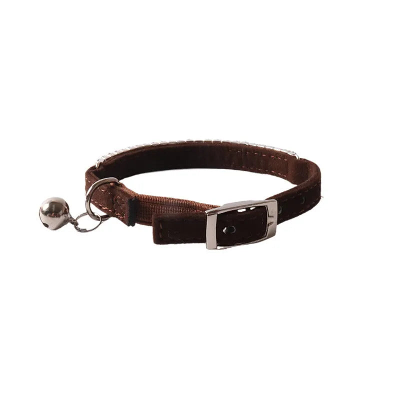 Small cat collar with elastic buckle and gang drill decoration in flocking material