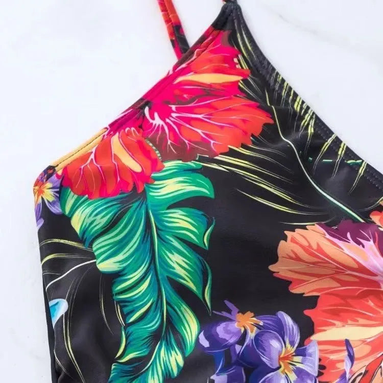 Black women's high waist briefs printed split bikini for sports and swimming.