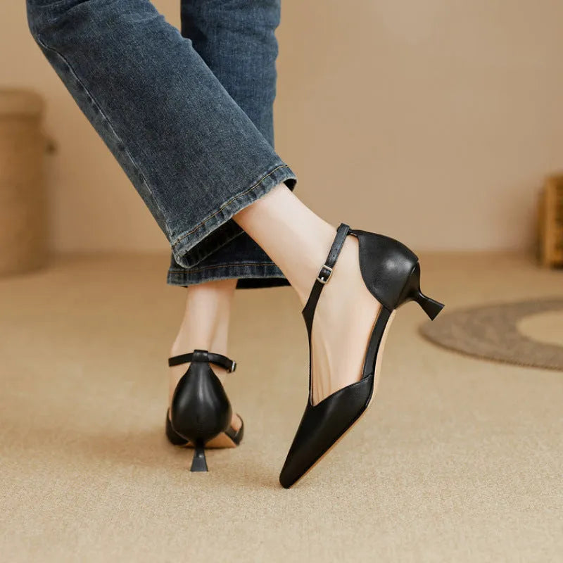 Women's pointed toe high heels in cowhide leather, black and brown colour options