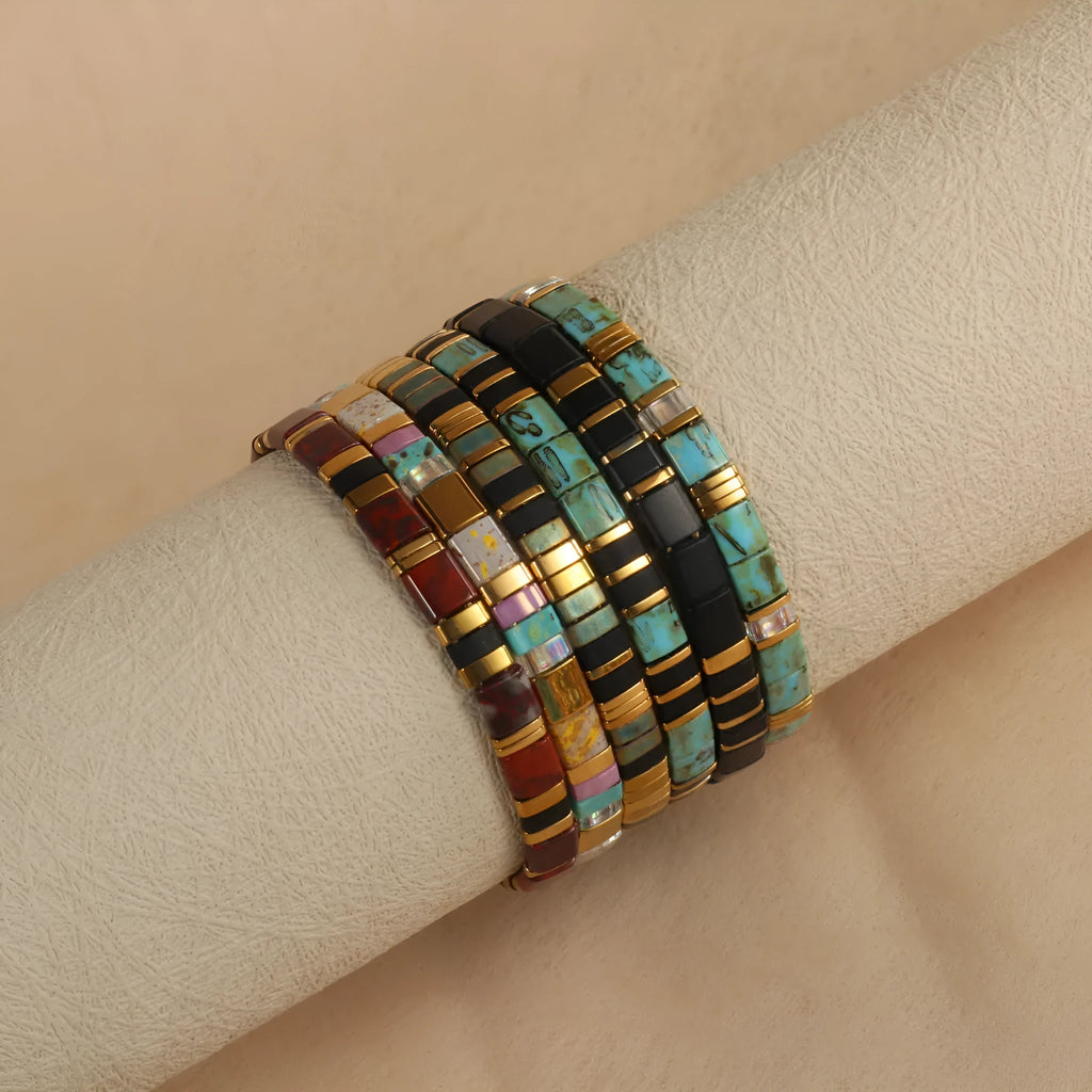Geometric glass bead bracelet with pull adjustment in five colour options