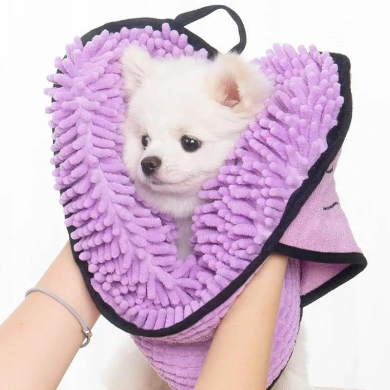 Blue quick-dry dog bath robe towel for drying pets, shown with dimensions of 62 cm by 23 cm.