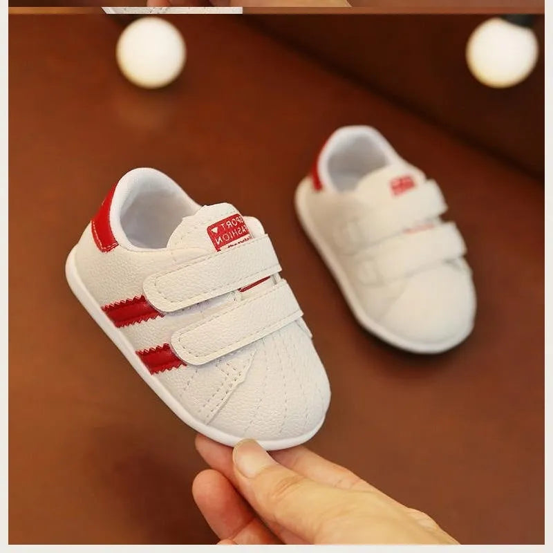Black toddler shoes with waterproof rubber sole, antiskid pattern, breathable upper, suitable for 0-18 months