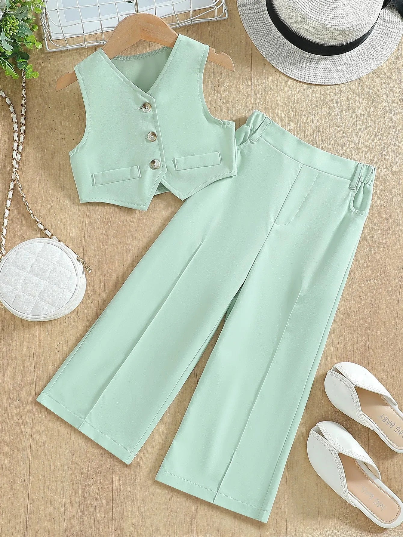 Children's summer casual polyester vest suit for girls in solid colour two-piece set with vest top and trousers