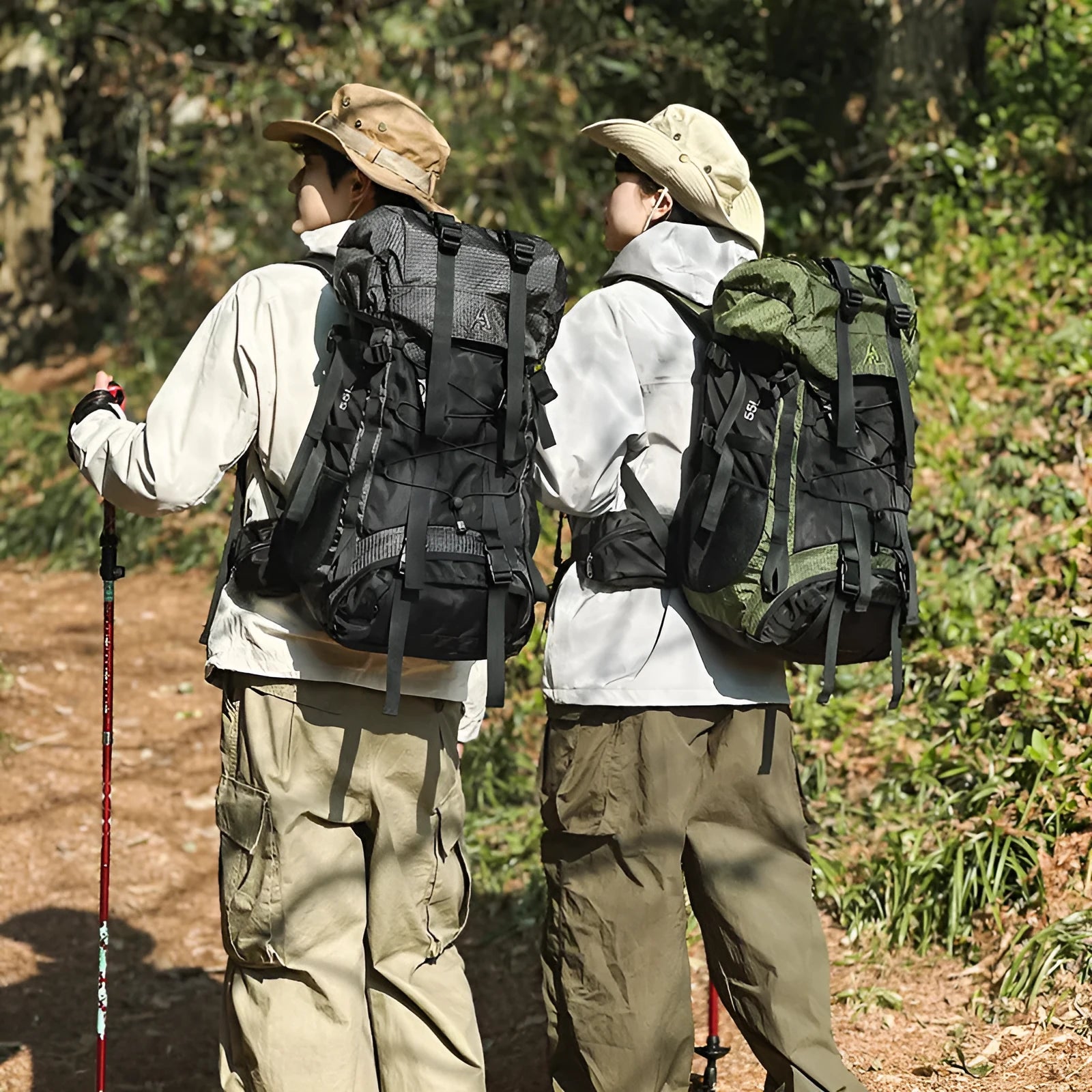 Professional outdoor mountaineering backpack 56-75L in solid colour with air cushion strap