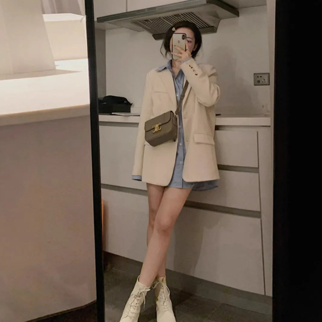 Korean-style solid colour polyester suit jacket for commuting, shown in milky white.