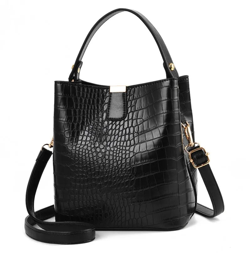 Women's PU shoulder bag with ID pocket and phone pocket in black colour