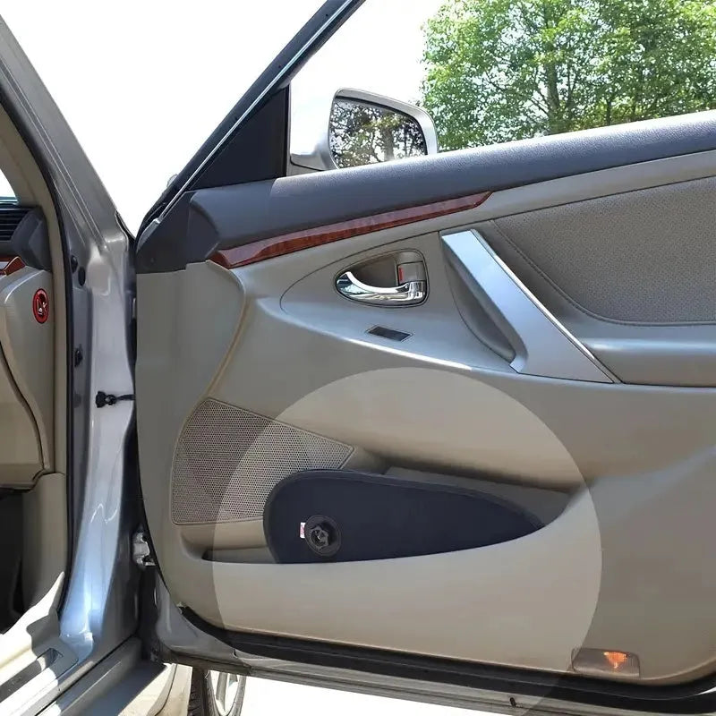 Black adjustable car side window sunshade with suction cups for baby sun protection
